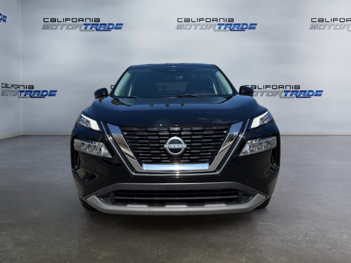 2022 Nissan Rogue SV photo 2