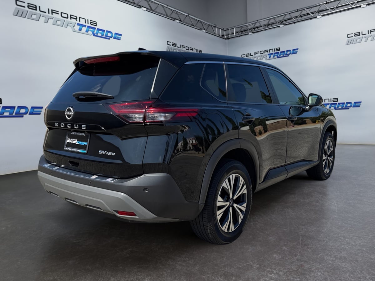 2022 Nissan Rogue SV photo 5