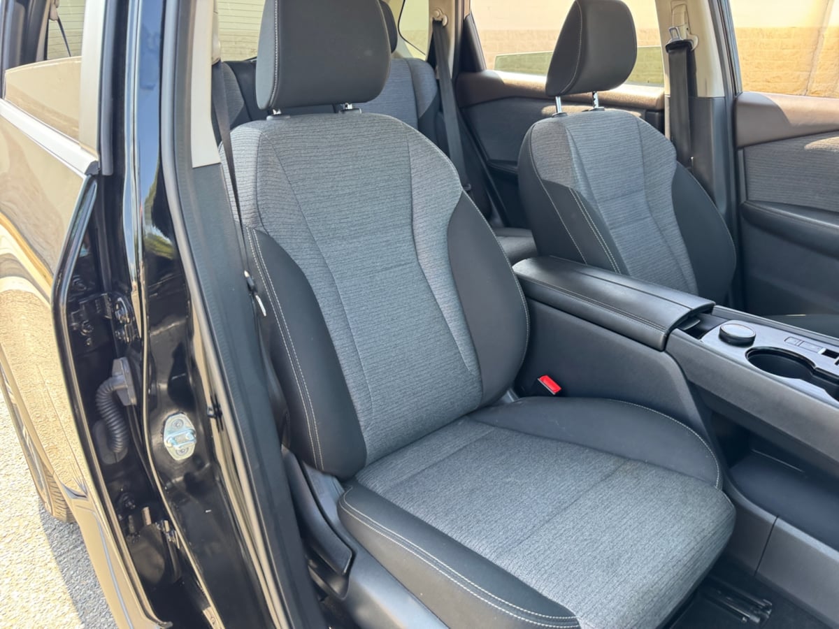2022 Nissan Rogue SV photo 19