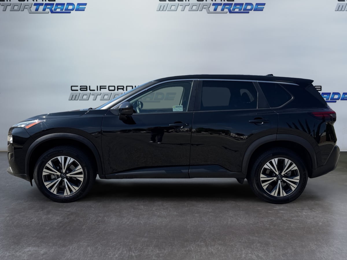 2022 Nissan Rogue SV photo 8