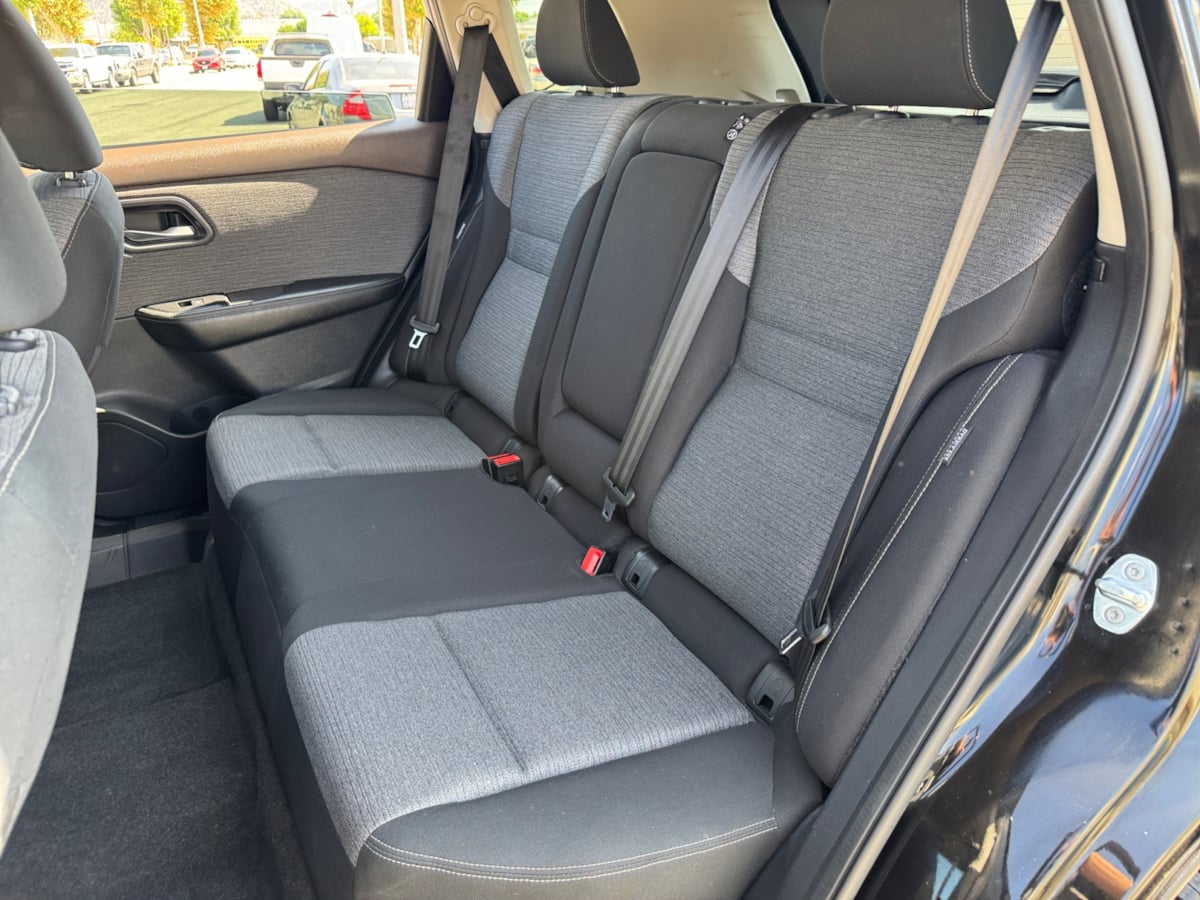 2022 Nissan Rogue SV photo 17