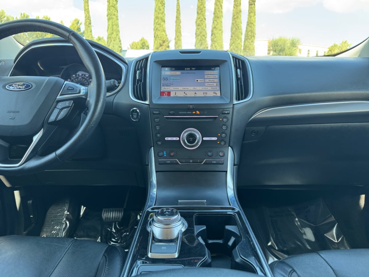 2019 Ford Edge Titanium photo 15