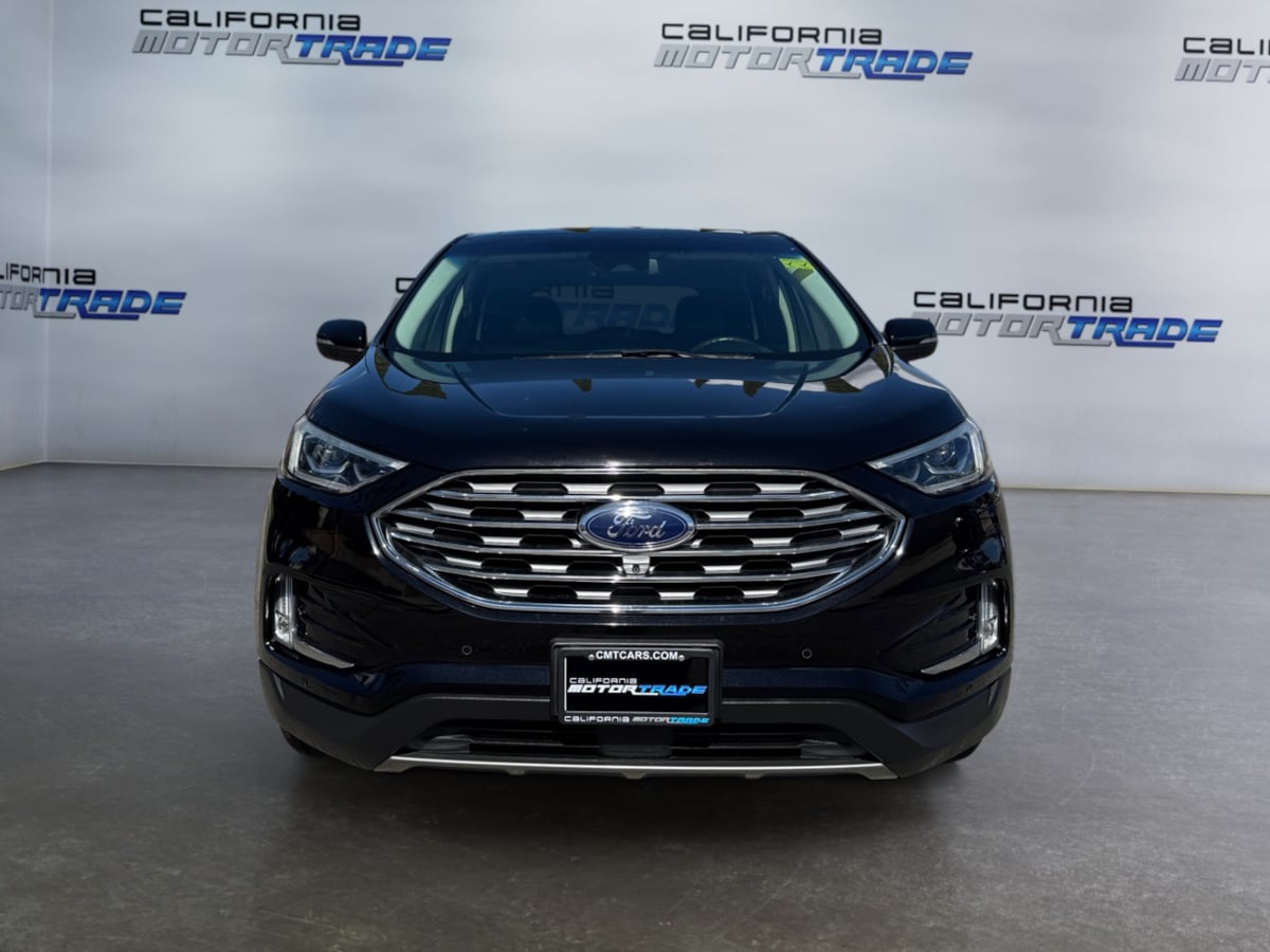 2019 Ford Edge Titanium photo 2