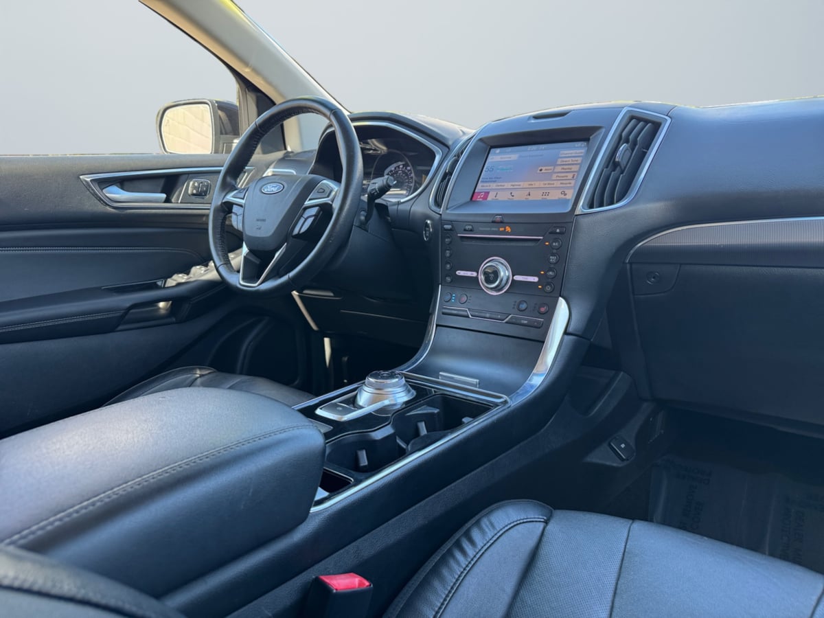 2019 Ford Edge Titanium photo 14