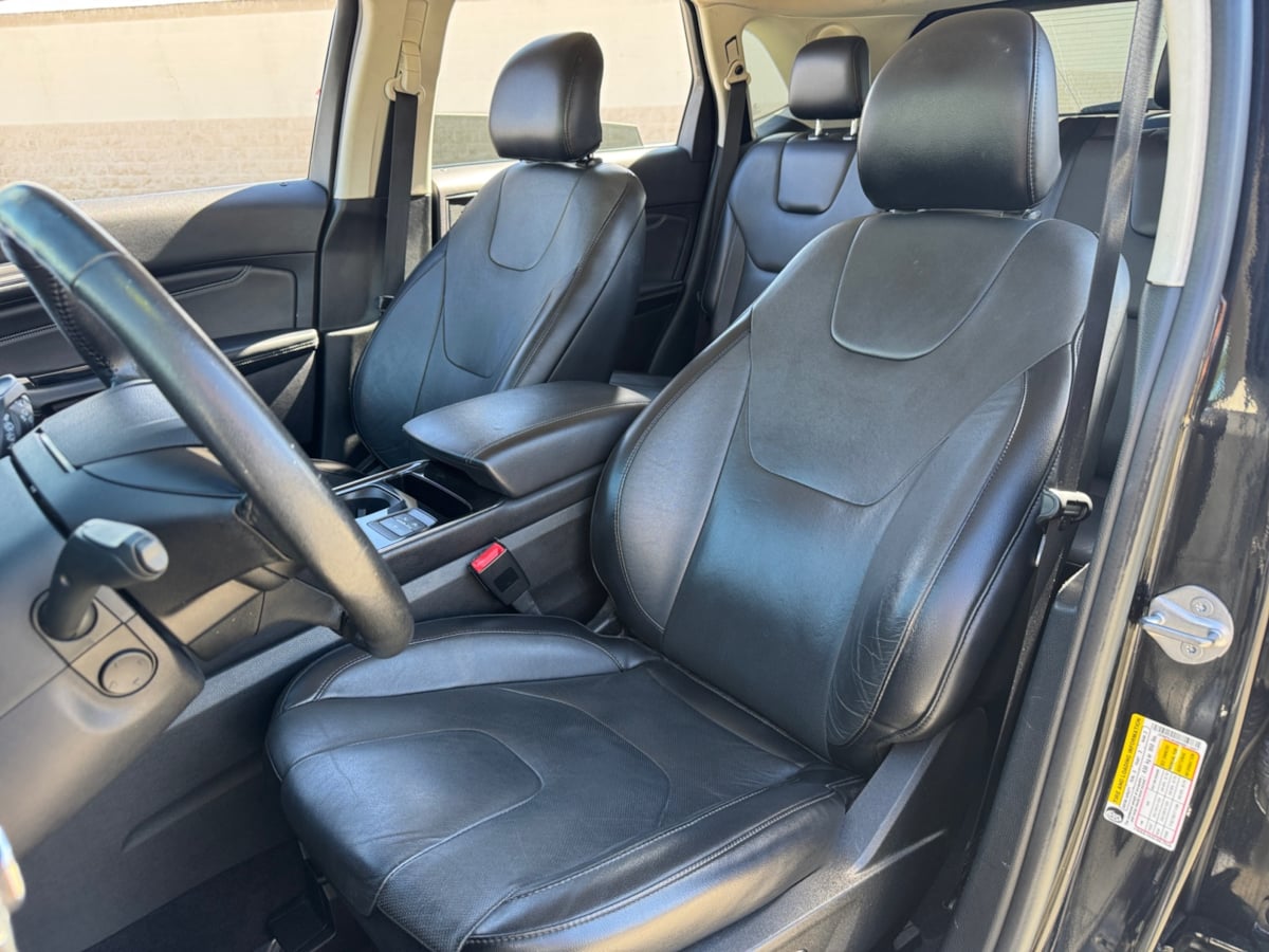 2019 Ford Edge Titanium photo 17