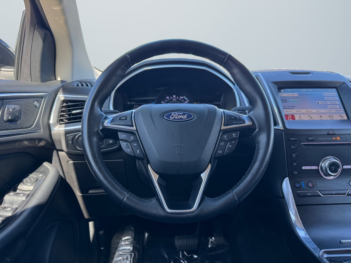 2019 Ford Edge Titanium photo 11