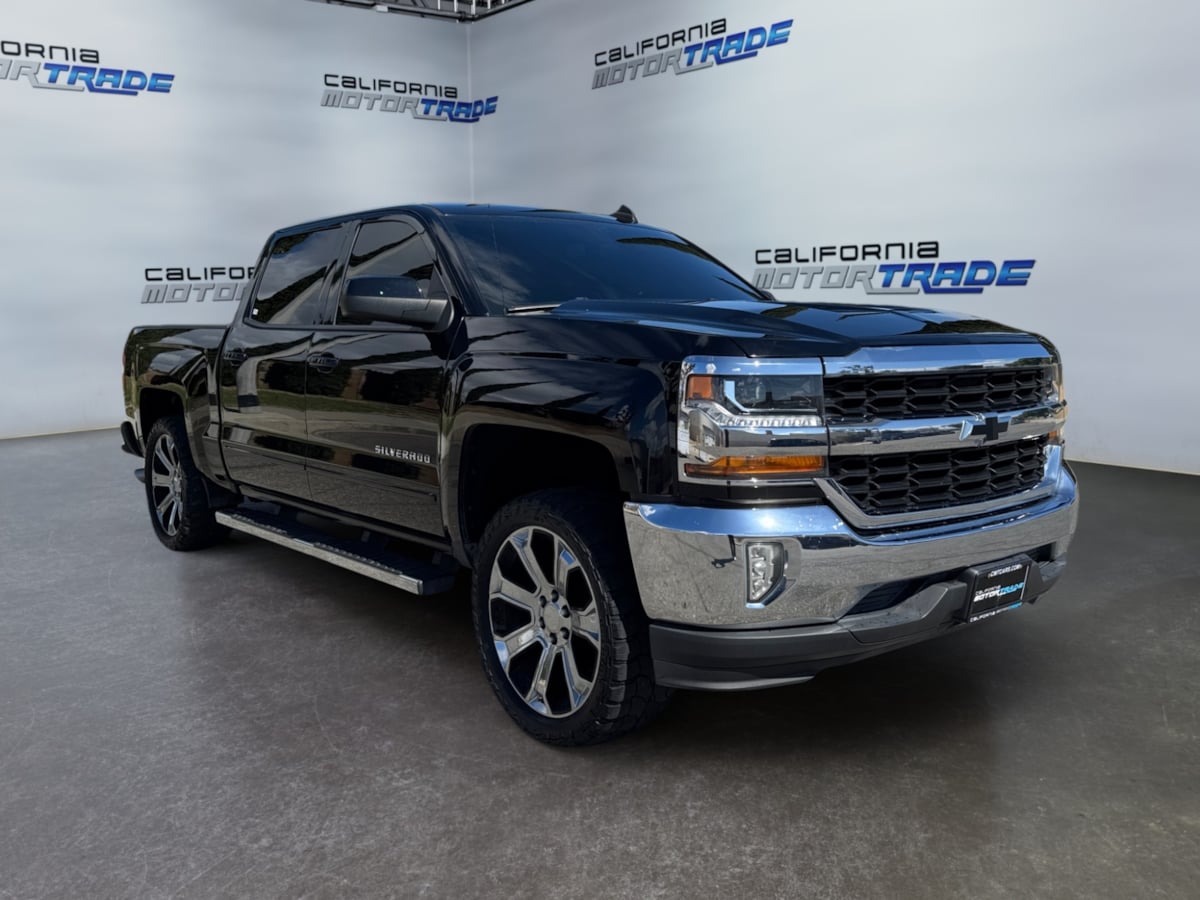 2018 Chevrolet Silverado 1500 LT photo 3