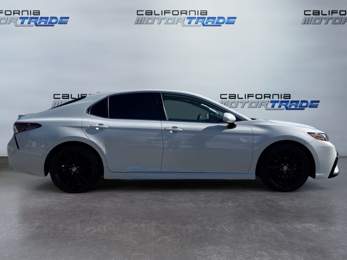 2022 Toyota Camry Hybrid XSE photo 4