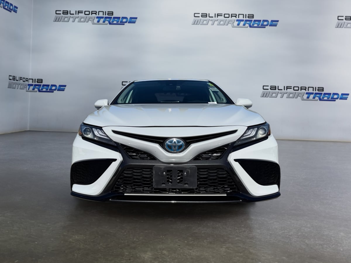 2022 Toyota Camry Hybrid XSE photo 2