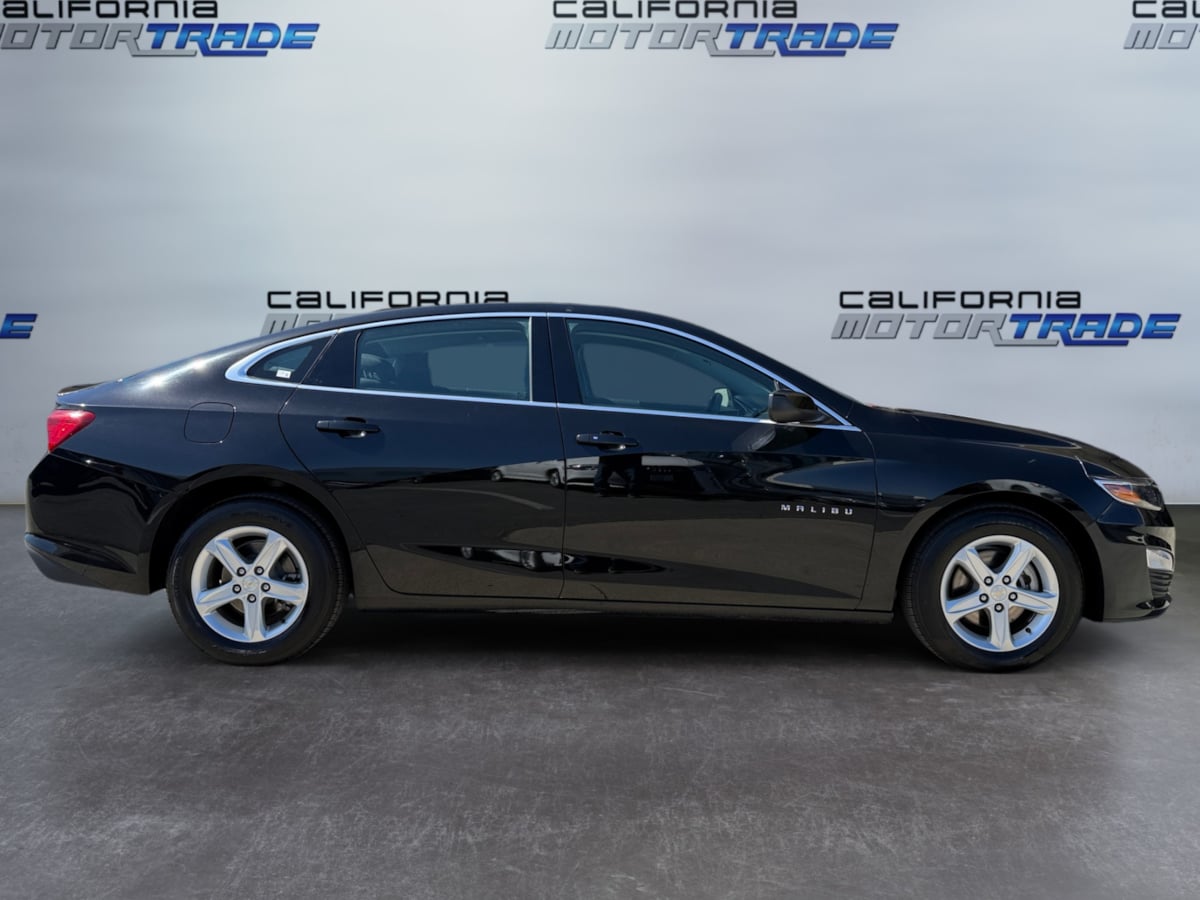 2023 Chevrolet Malibu 1LT photo 3