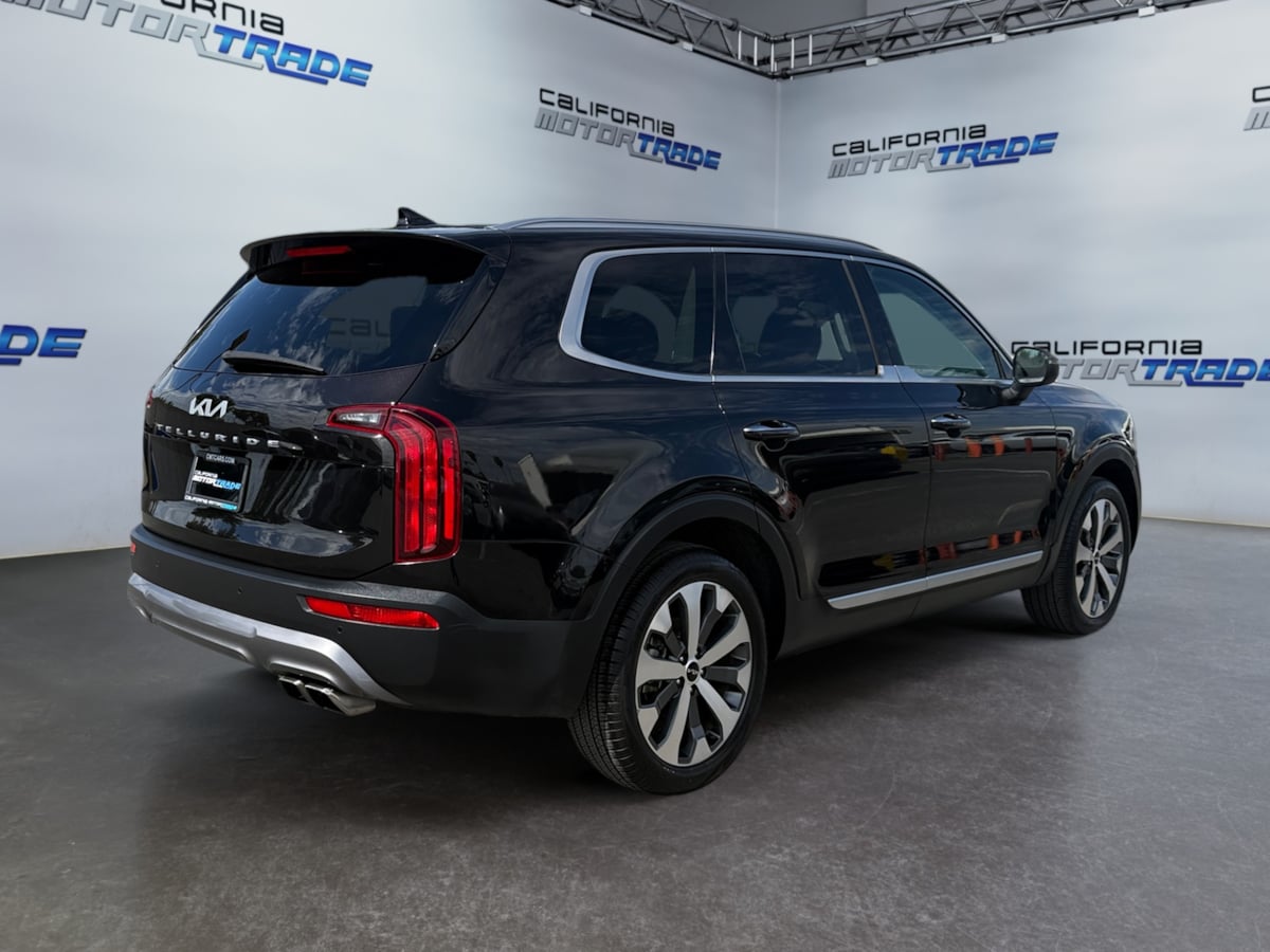 2022 Kia Telluride S photo 2