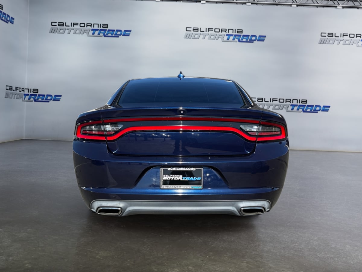 2016 Dodge Charger SXT photo 5