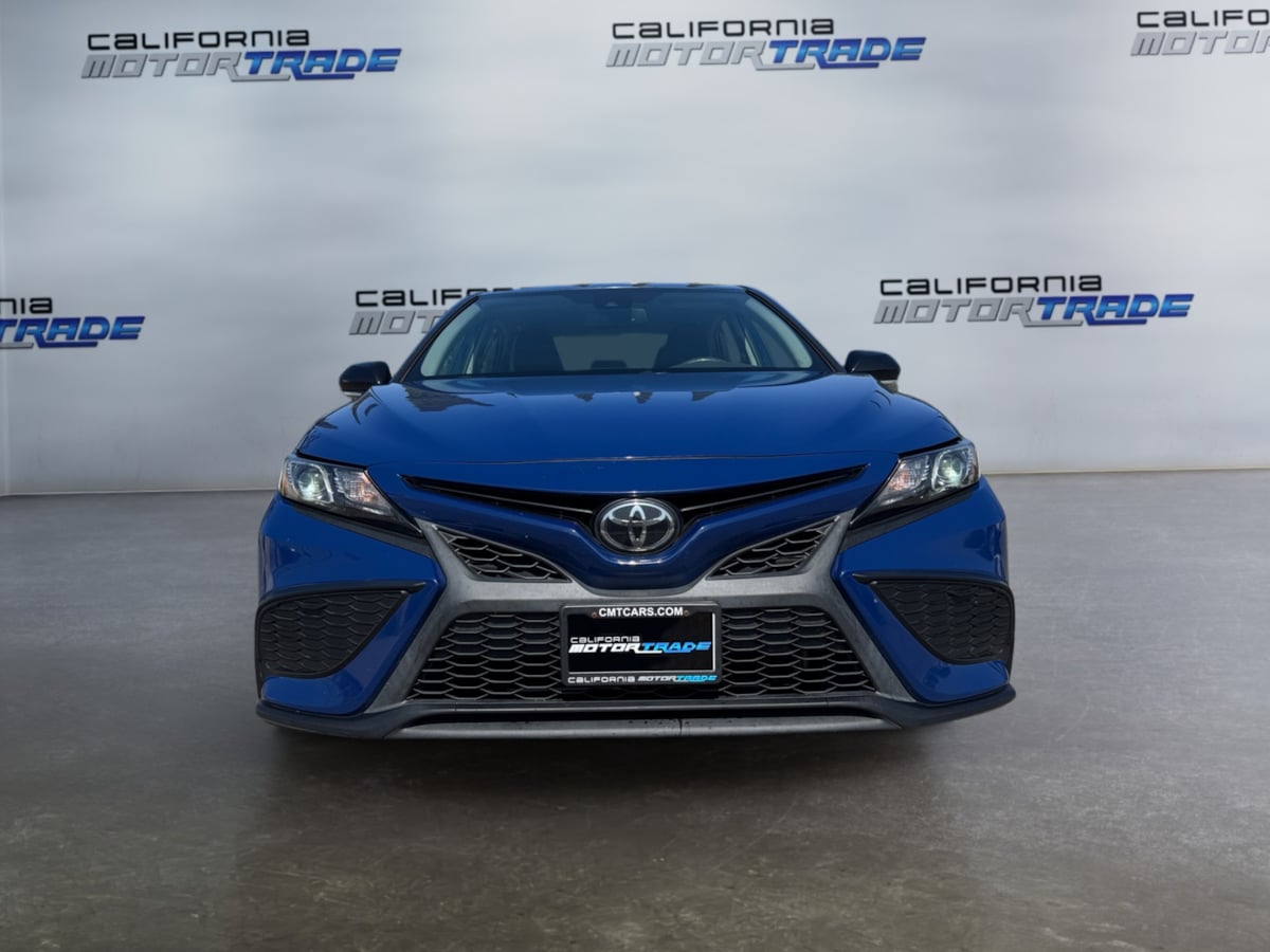 2023 Toyota Camry SE photo 2