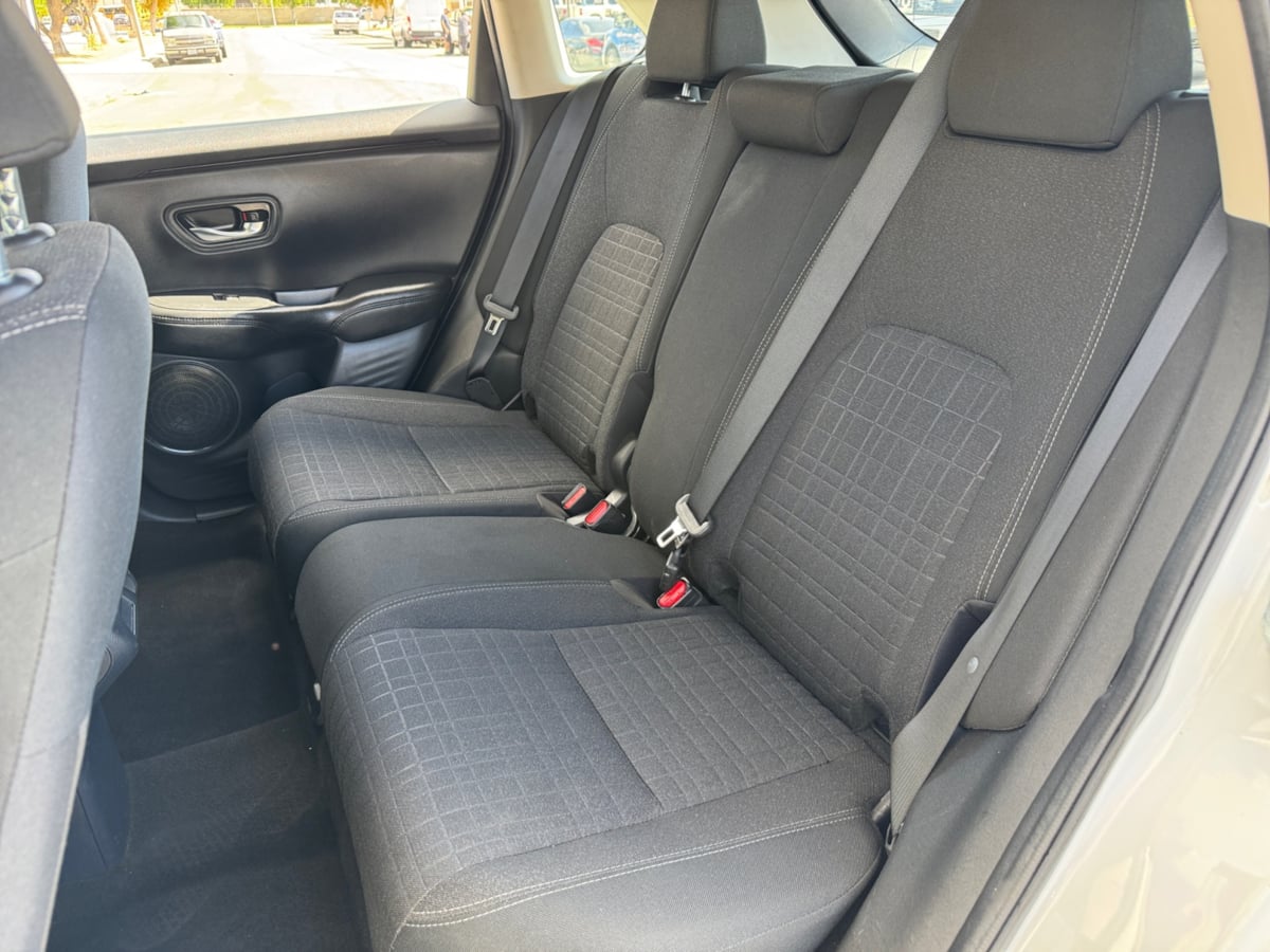 2023 Honda HR-V LX photo 17