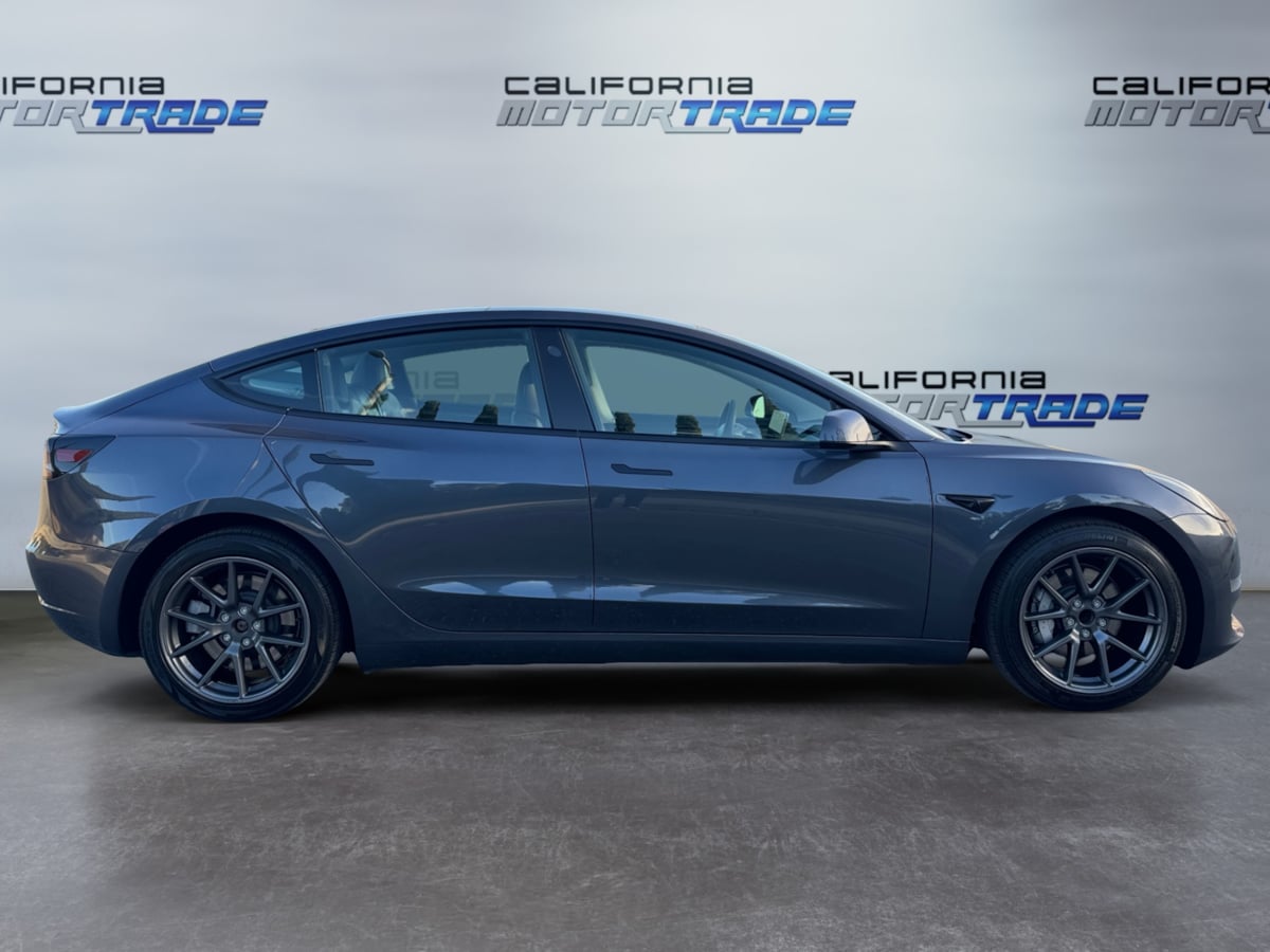2023 Tesla Model 3 Premium photo 4