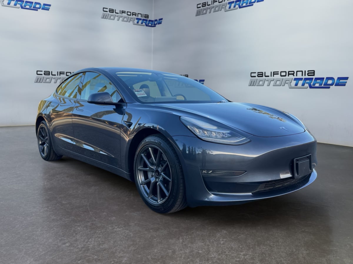 2023 Tesla Model 3 Premium photo 3