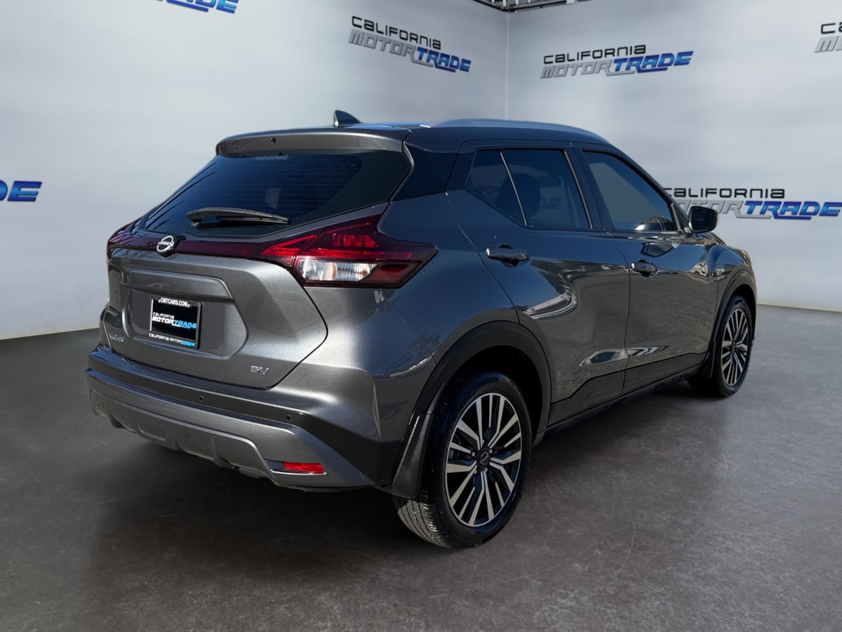 2022 Nissan Kicks SV photo 4