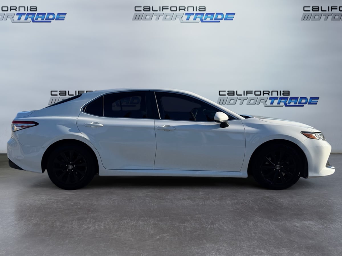 2020 Toyota Camry LE photo 4