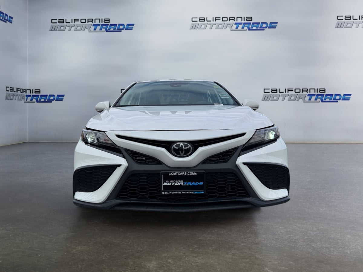 2024 Toyota Camry SE photo 2