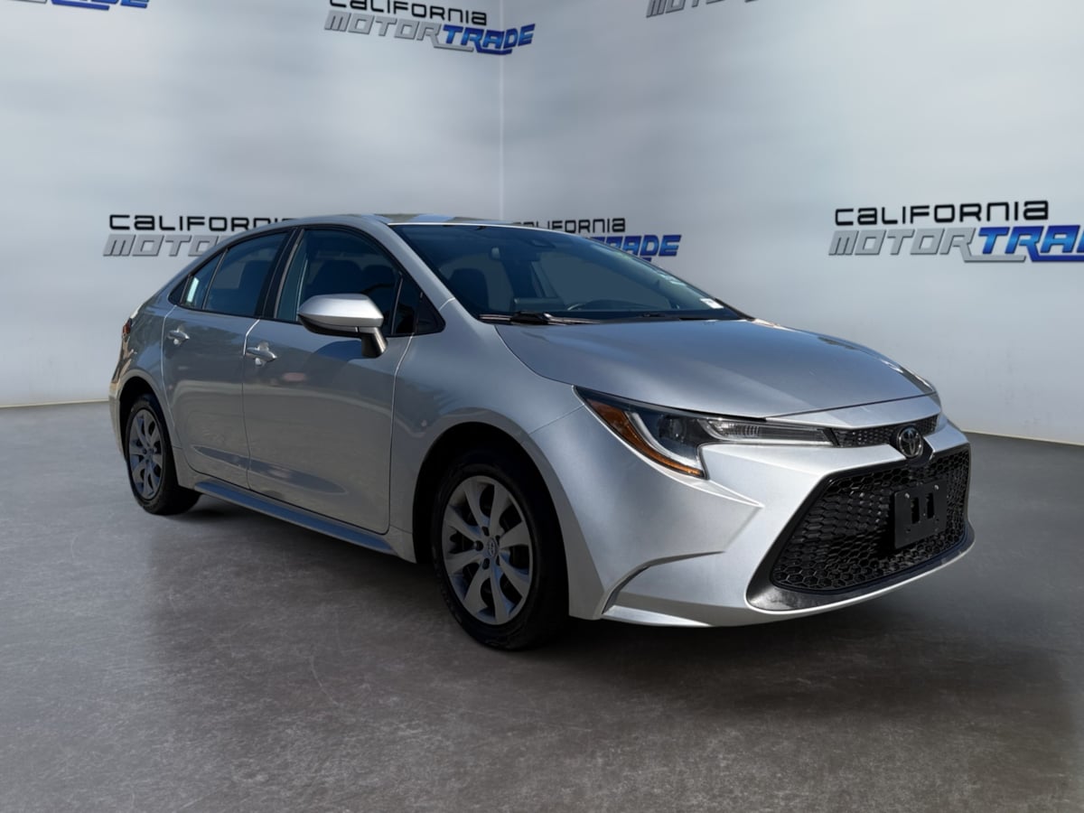 2022 Toyota Corolla LE photo 3