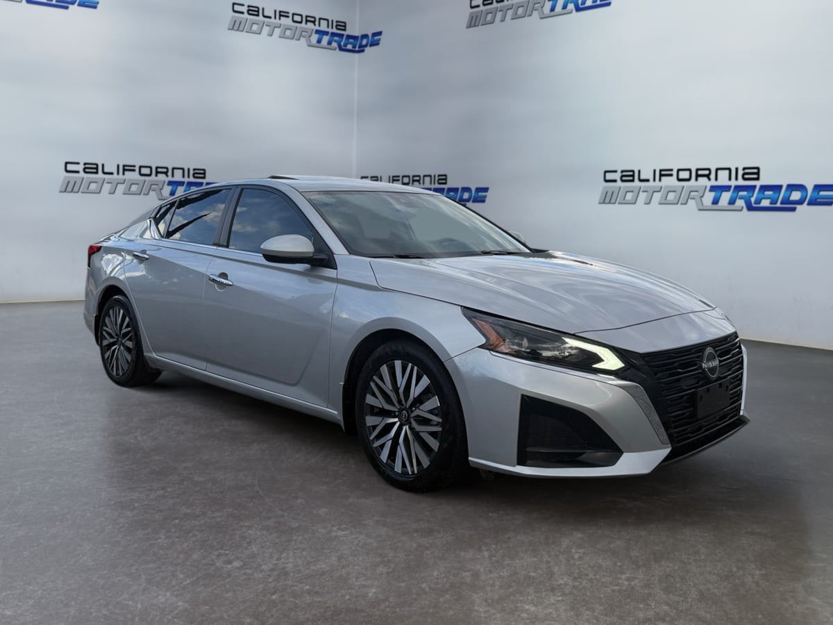 2023 Nissan Altima 2.5 SV photo 3