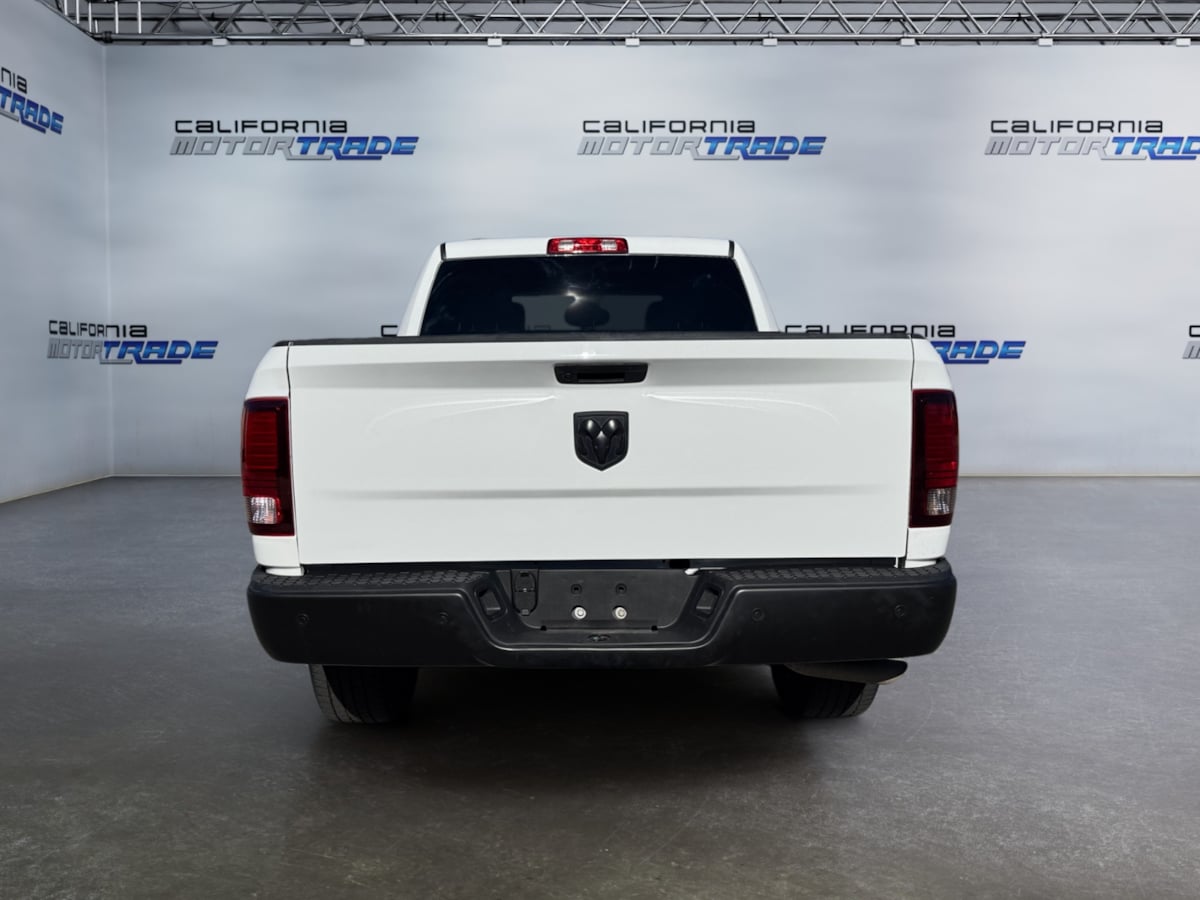 2024 Ram 1500 Classic Warlock photo 3