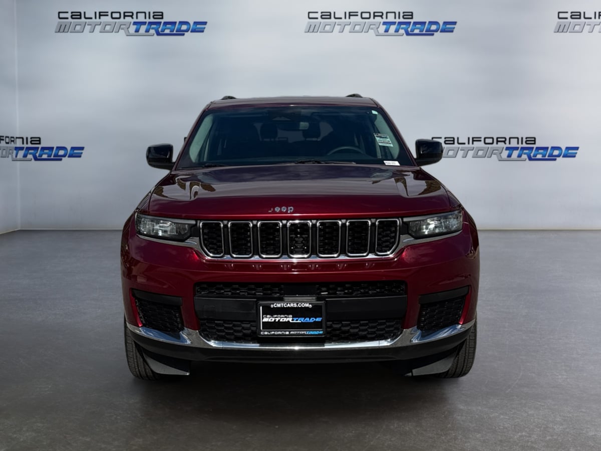 2023 Jeep Grand Cherokee Laredo Altitude photo 2