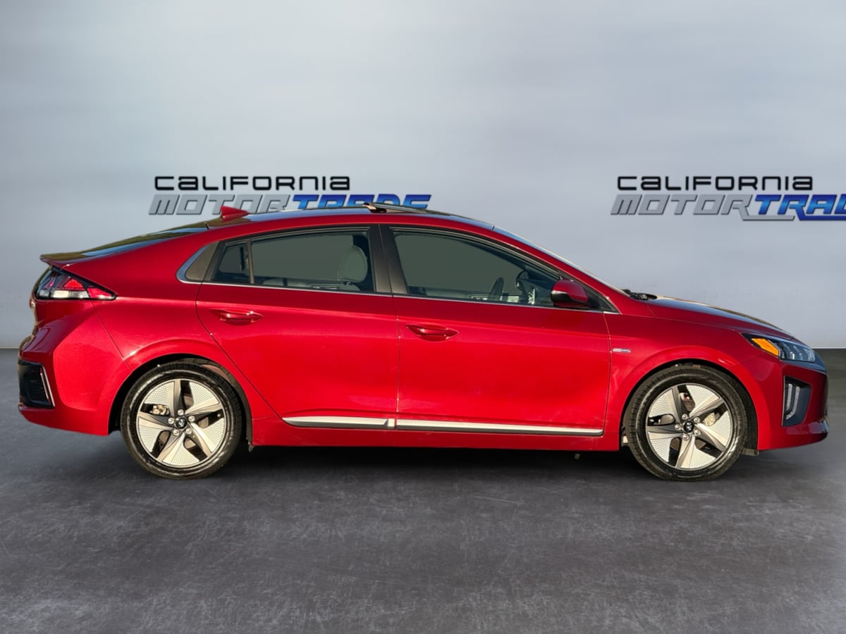 2020 Hyundai Ioniq SEL photo 4