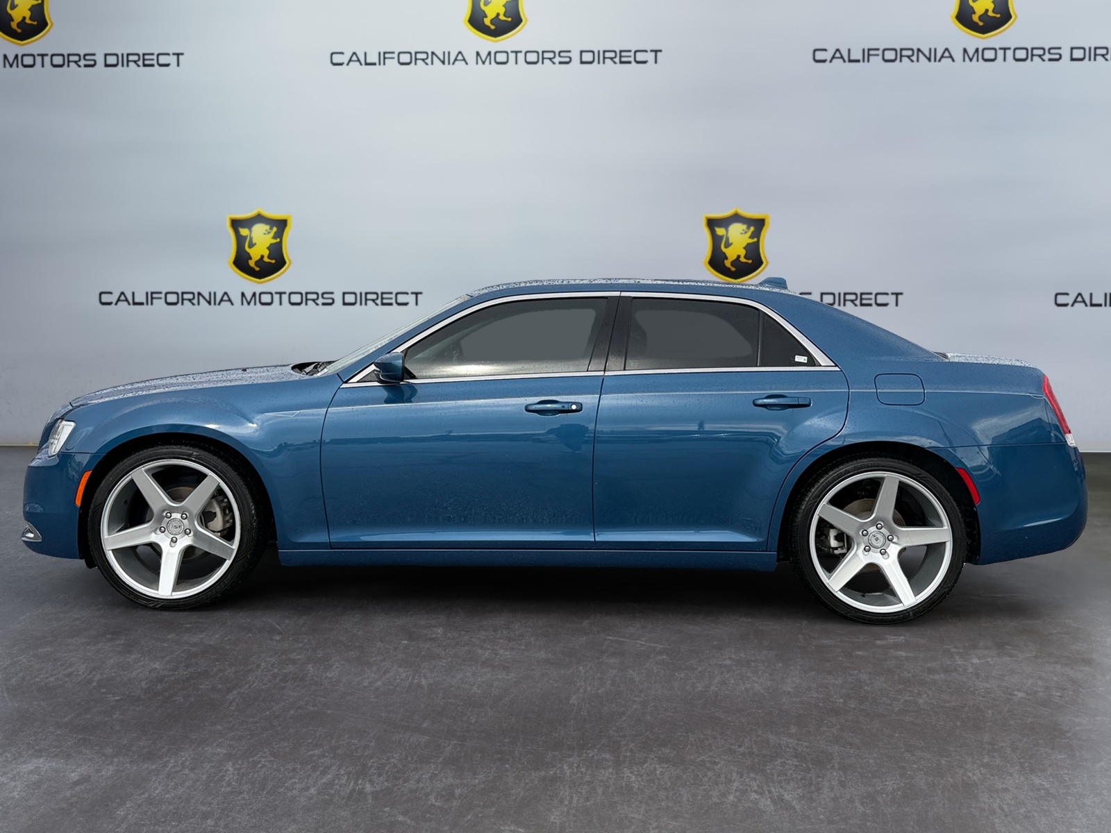 2021 Chrysler 300 Touring Limited photo 2