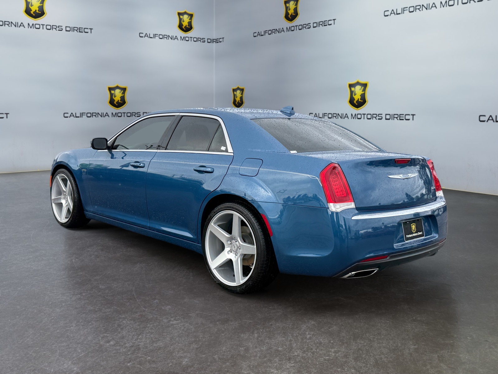 2021 Chrysler 300 Touring Limited photo 3