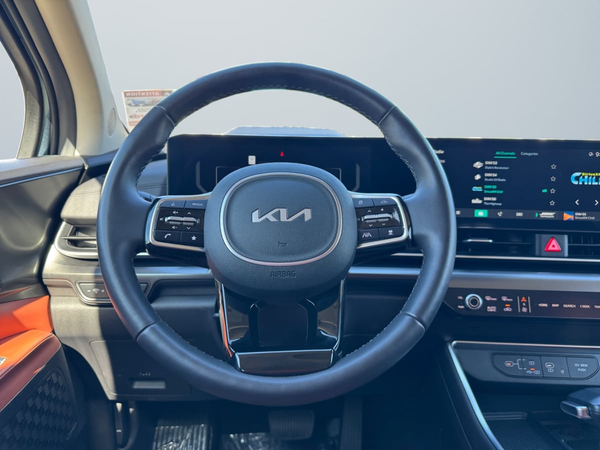 2025 Kia Carnival SX Prestige - Photo 11