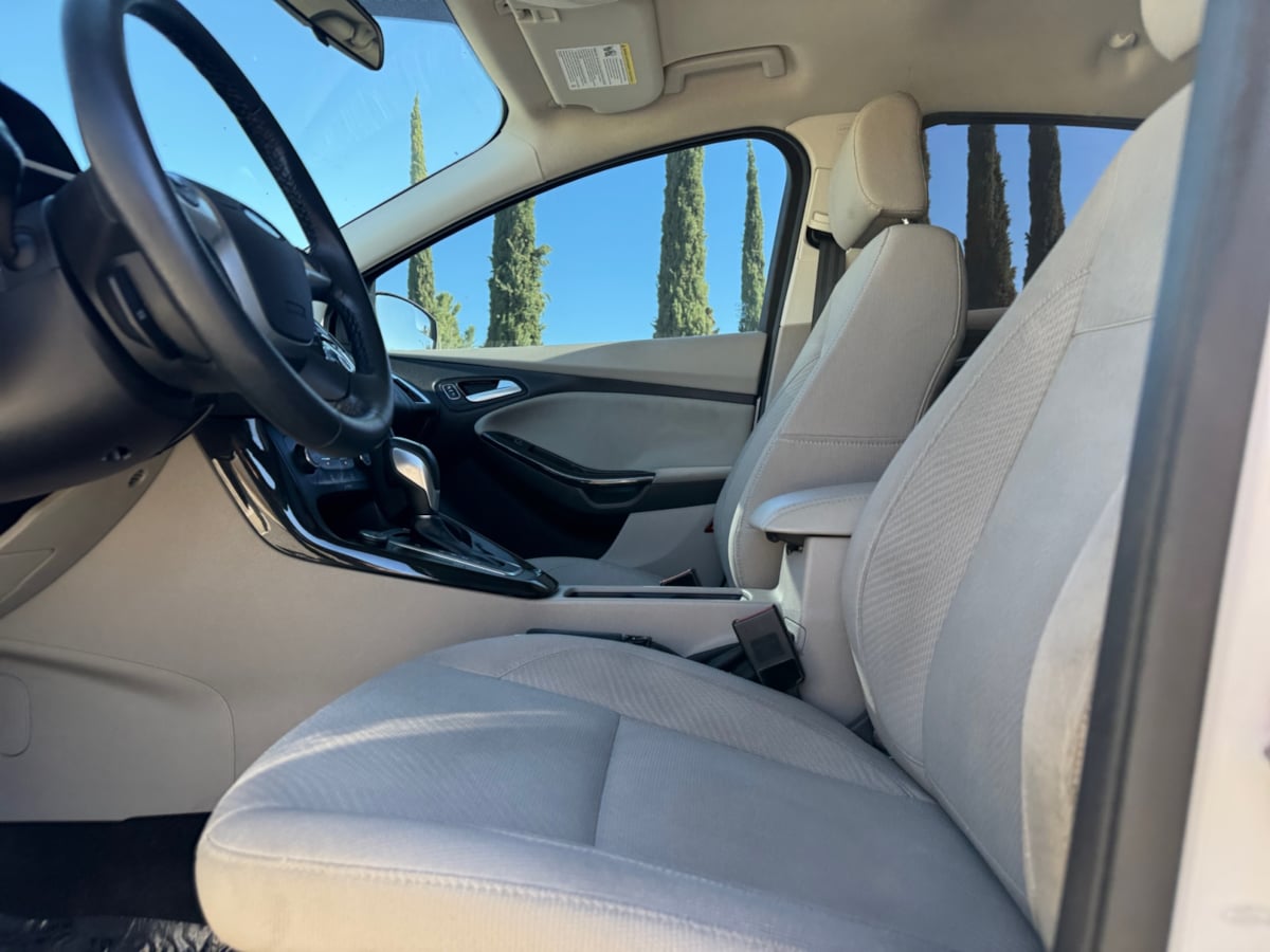 2015 Ford Focus Electric - Photo 16