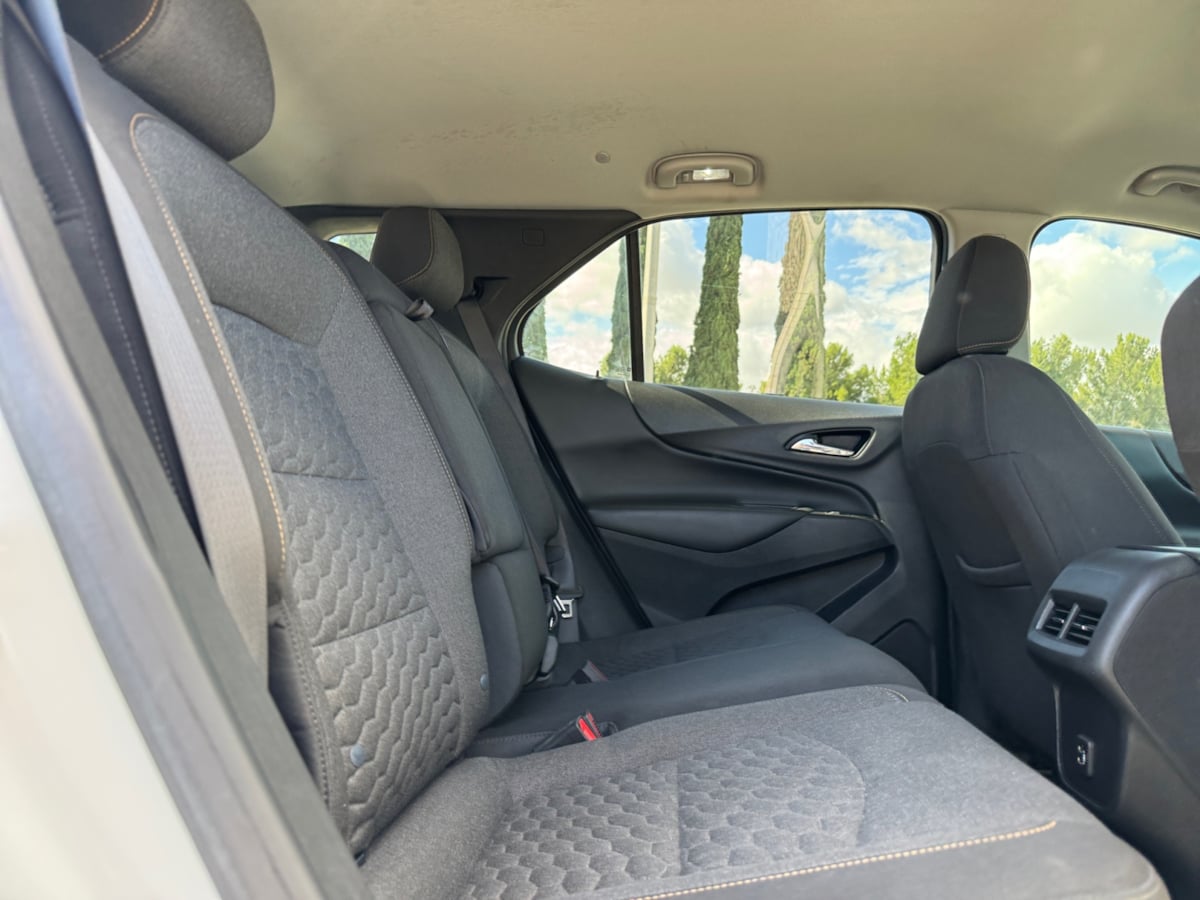 2021 Chevrolet Equinox LT - Photo 18