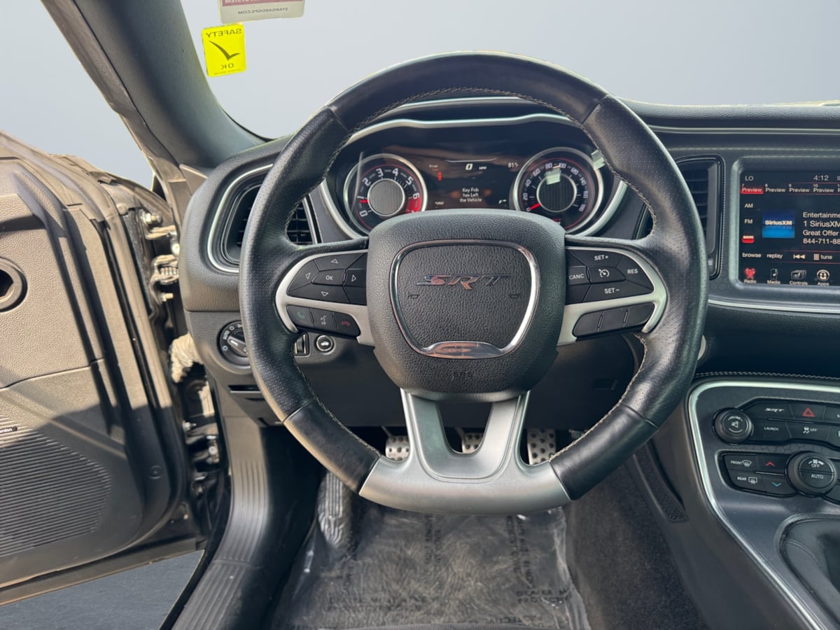 2016 Dodge Challenger SRT - Photo 11