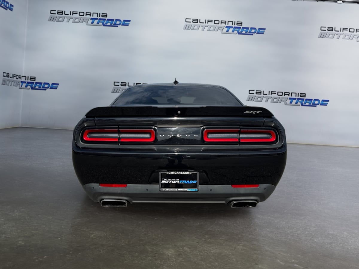 2016 Dodge Challenger SRT - Photo 6