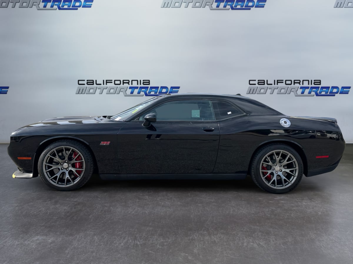 2016 Dodge Challenger SRT - Photo 8
