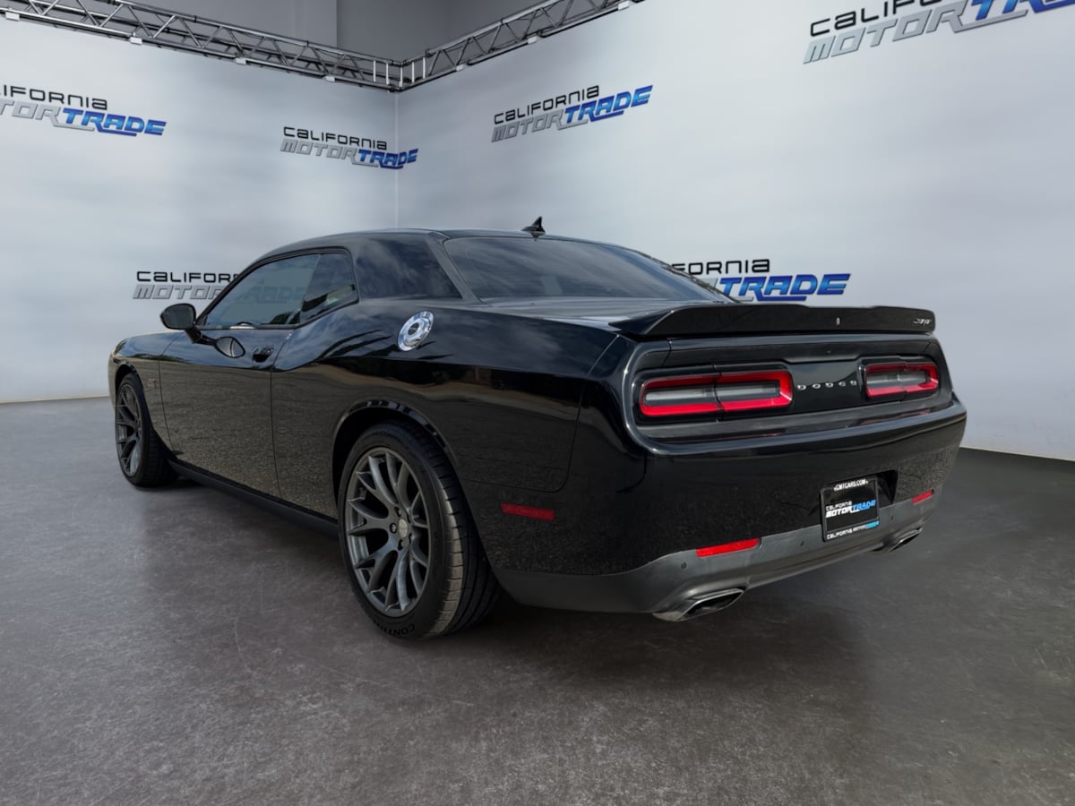 2016 Dodge Challenger SRT - Photo 7