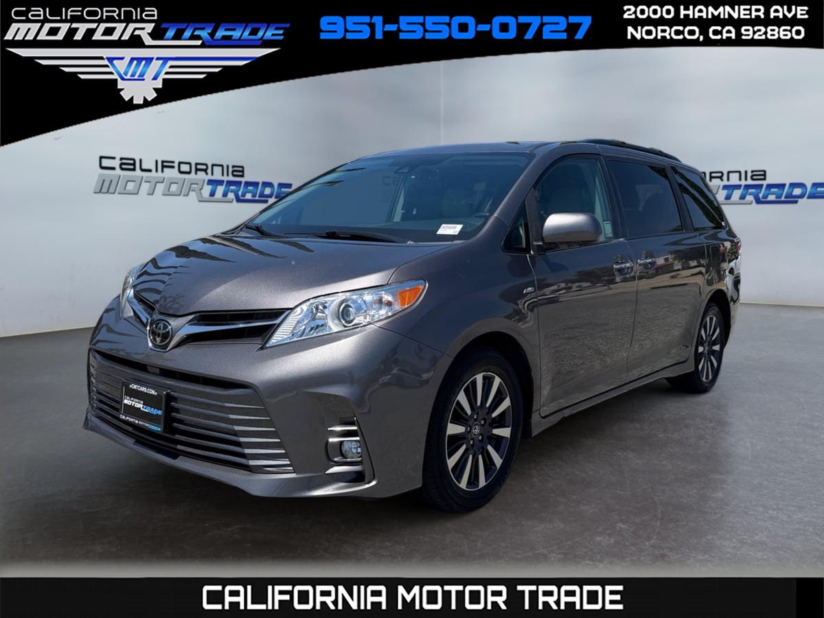 2018 Toyota Sienna XLE V6 AWD 7-Passenger's photo