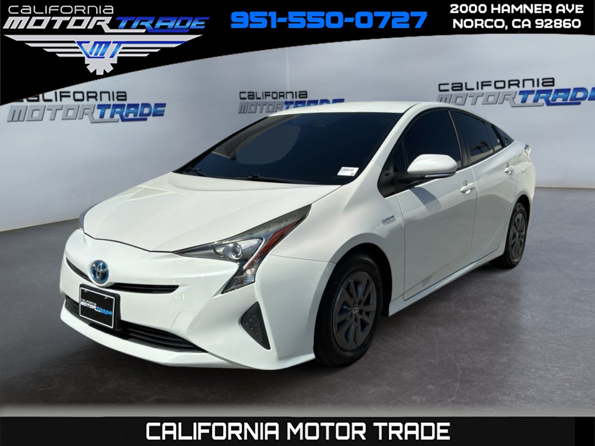 2016 Toyota Prius Two's photo