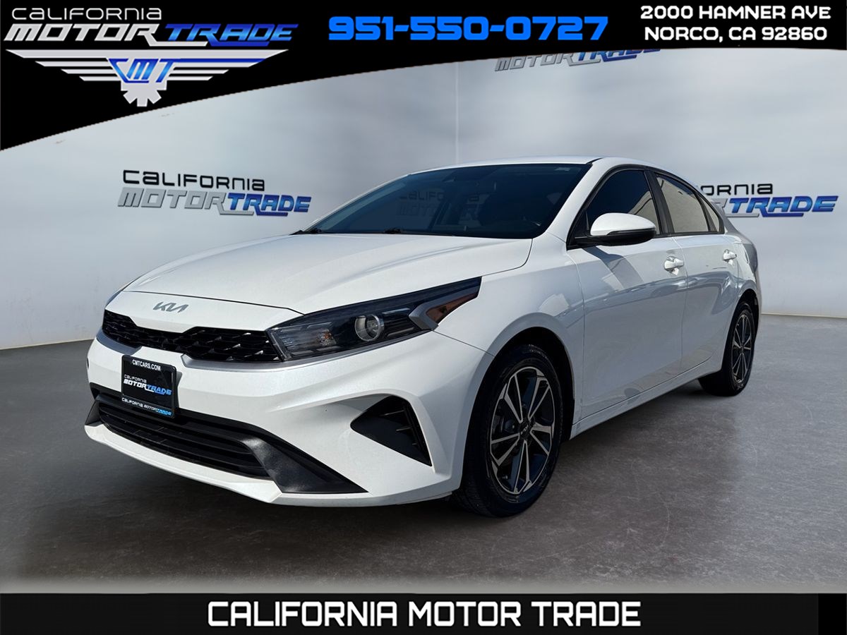 2023 Kia Forte LXS AT's photo