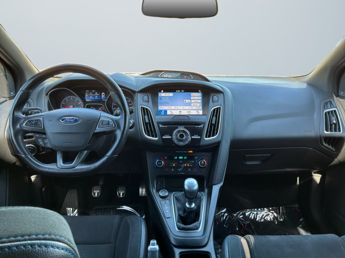 Ford Focus photo 10