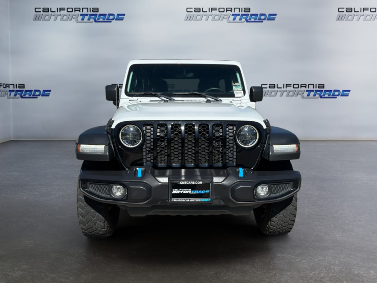 Jeep Wrangler photo 2