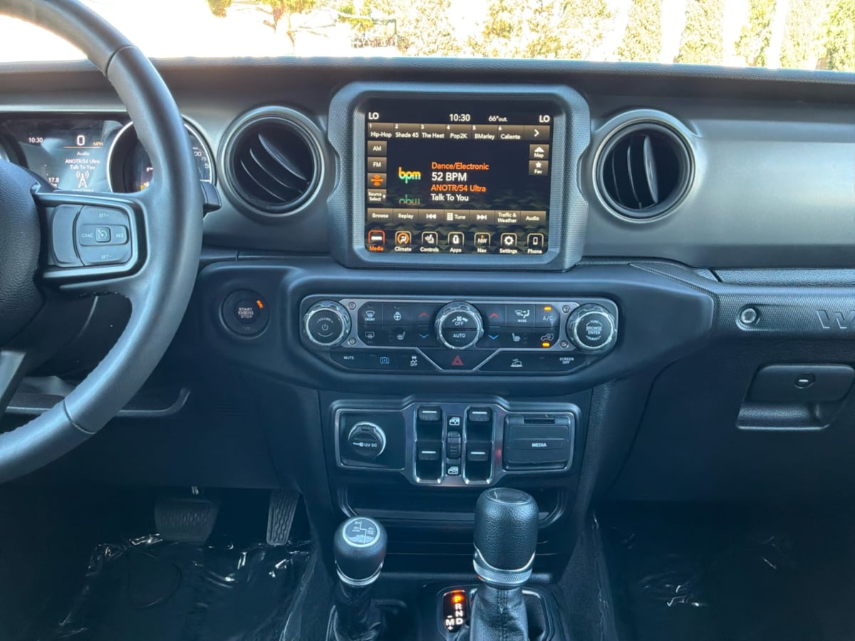 Jeep Wrangler photo 15