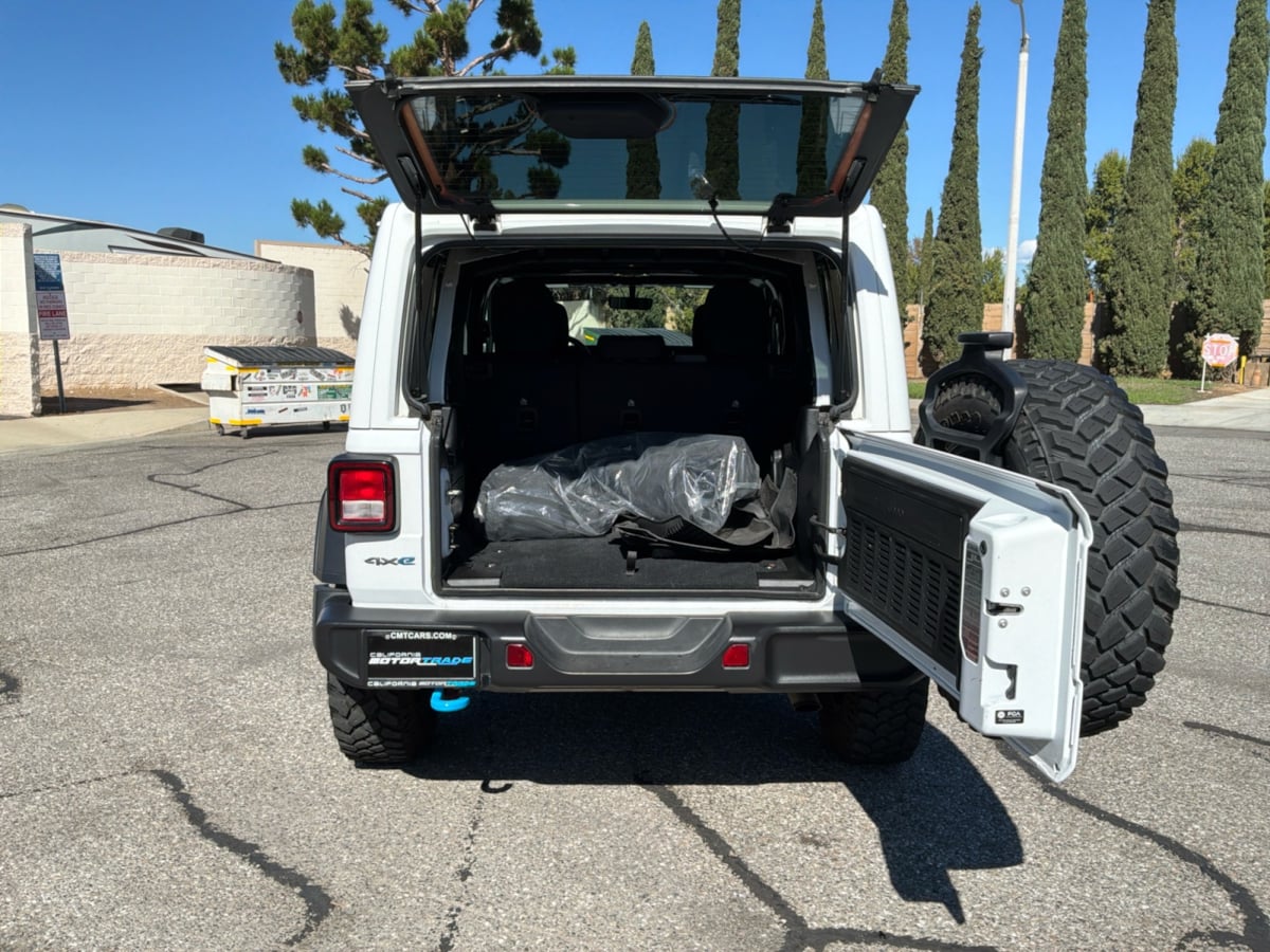 Jeep Wrangler photo 22
