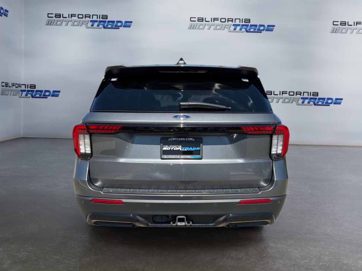 Ford Explorer photo 6