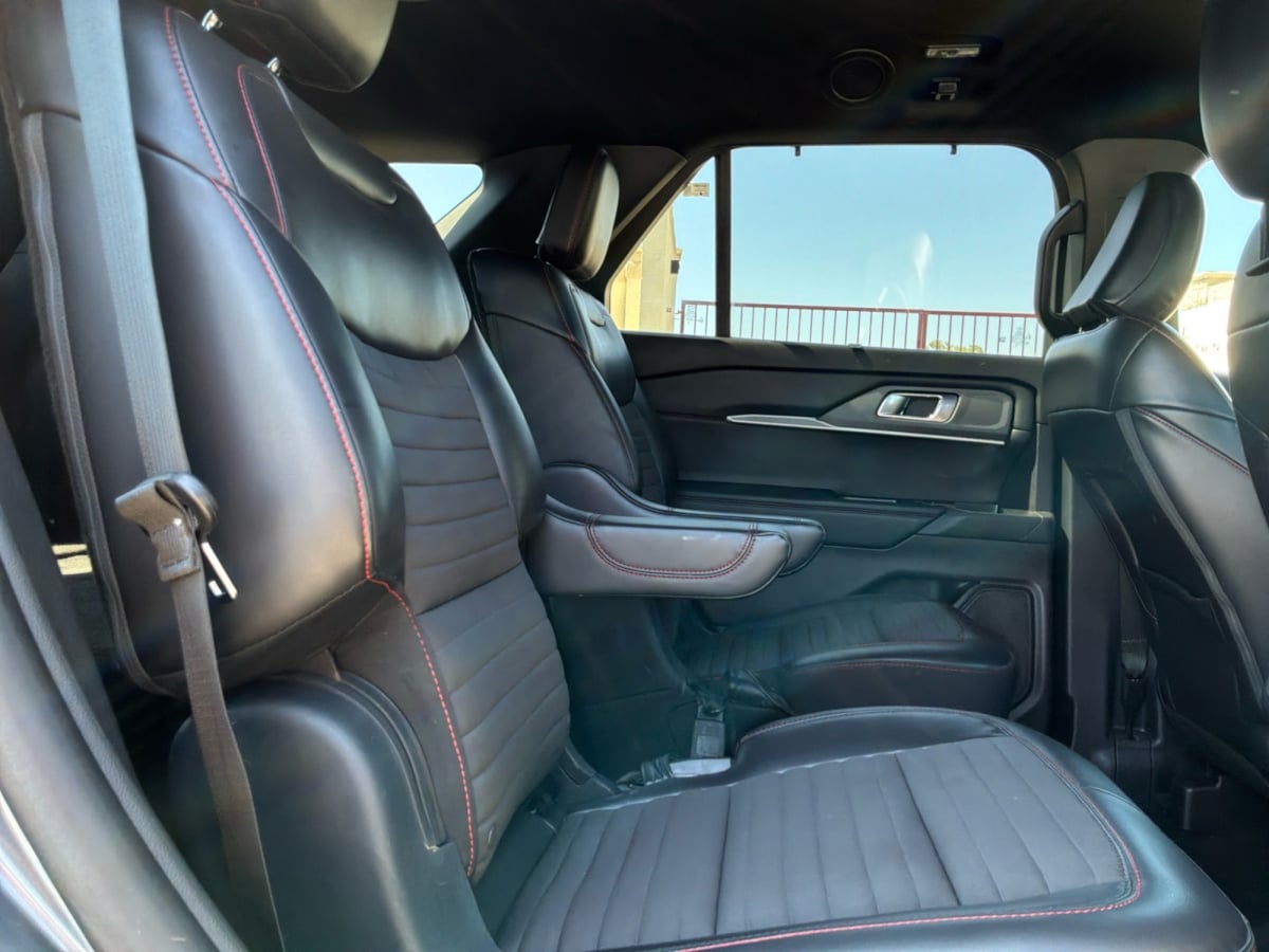 Ford Explorer photo 20