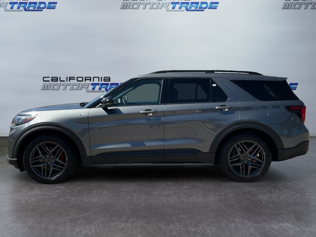 Ford Explorer photo 8