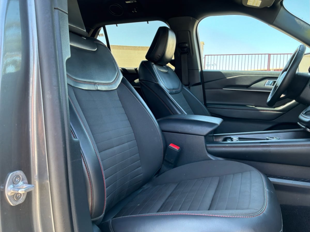 Ford Explorer photo 21