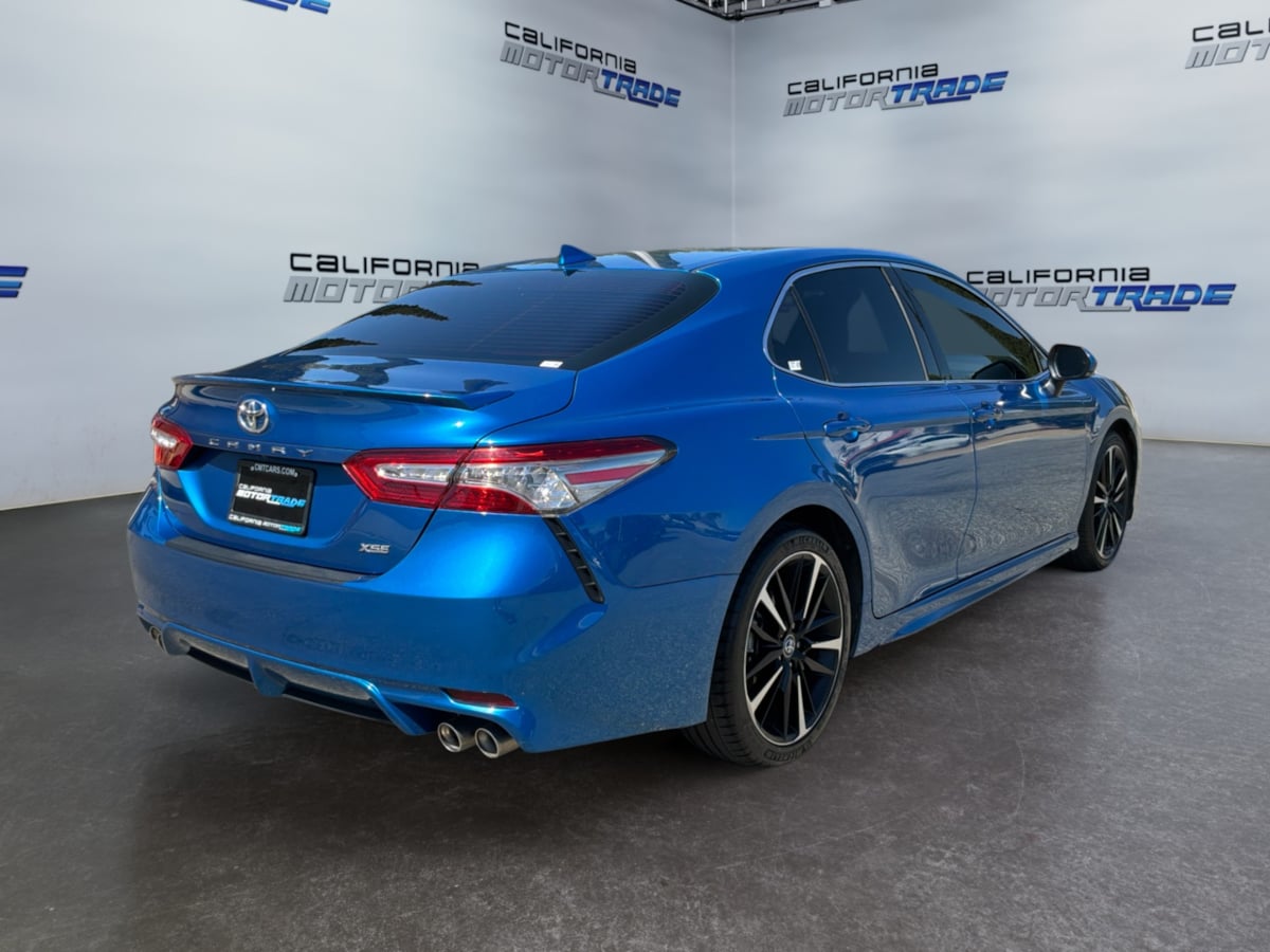Toyota Camry photo 5