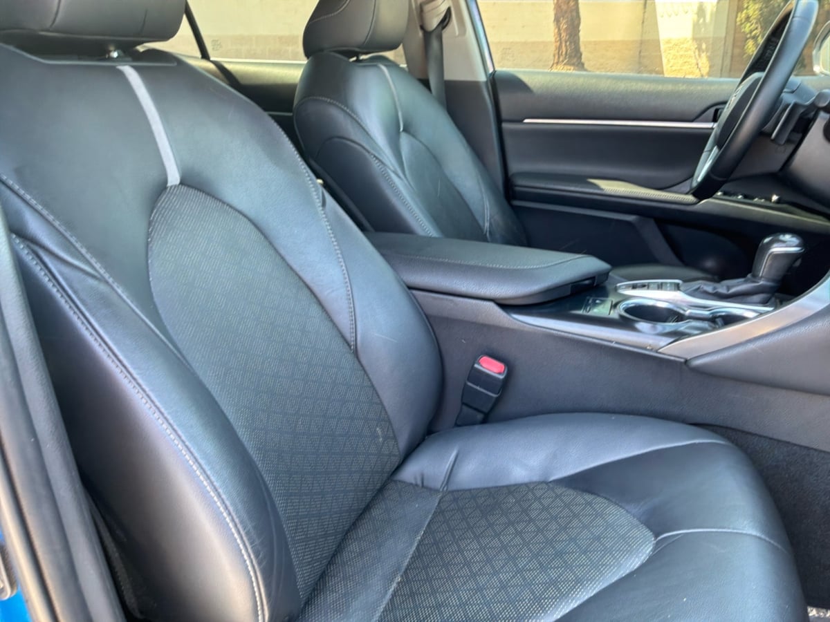 Toyota Camry photo 21